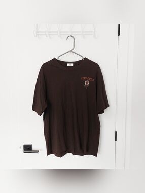 Brown graphic t-shirt